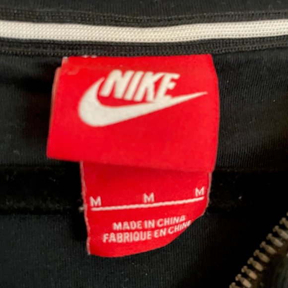 NIKE Hooded Dress with Printed Back - Picture 3 of 7